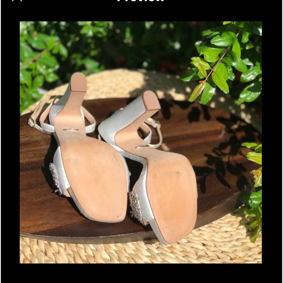 - Badgley Mischka Alexa Rhinestone flower ornament white satin embellished…8.5 - Picture 4 of 16